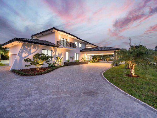 10201 SW 64th St Miami, FL 33173