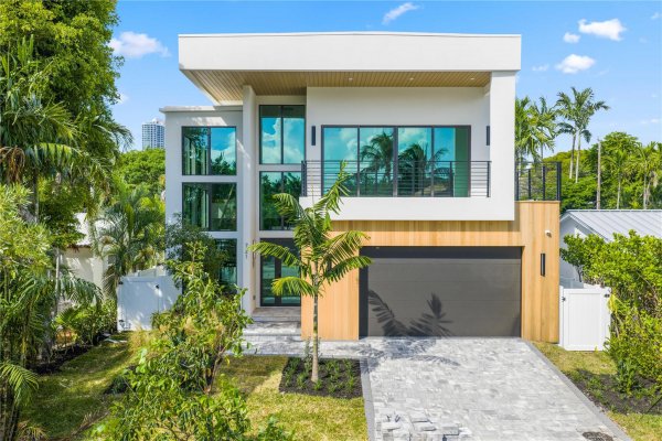 721 SE 9th St Fort Lauderdale, FL 33316