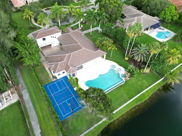 2931 SW 139th Ter Davie, FL 33330