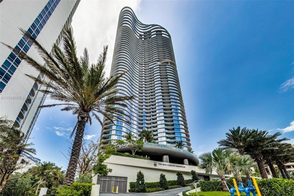 15701 Collins Ave #2601 Sunny Isles Beach, FL 33160