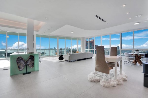 100 S Pointe Dr #3601 Miami Beach, FL 33139 100 S Pointe Dr #3601 Miami Beach, FL 33139