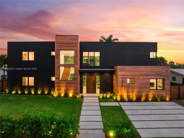 1960 NE 197th Ter Miami, FL 33179