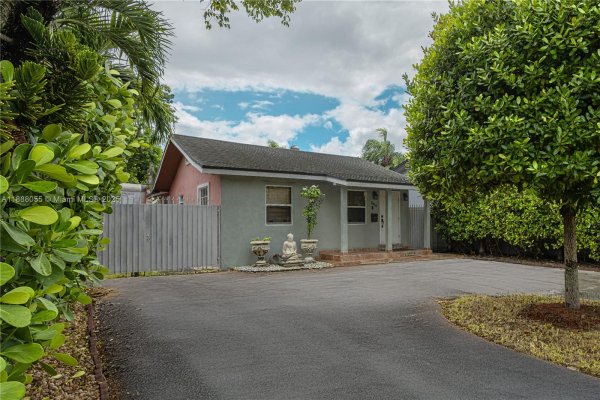 3410 SW 24th St Miami, FL 33145