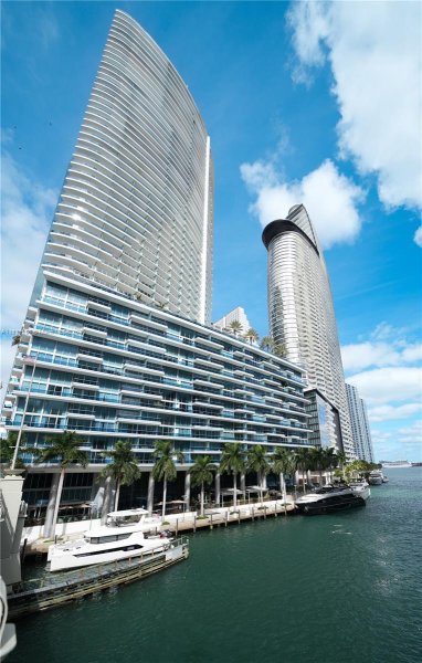 200 Biscayne Blvd Way #3906 Miami, FL 33131