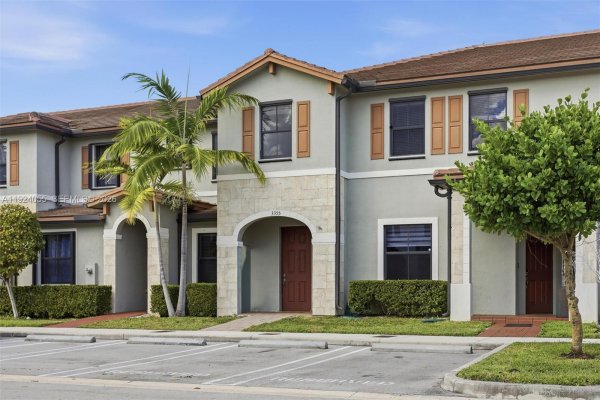 3355 W 106th Ter Hialeah, FL 33018