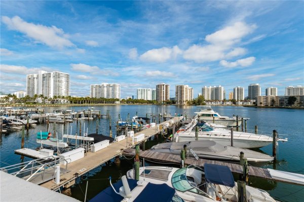 18011 Biscayne Blvd #1501 Aventura, FL 33160