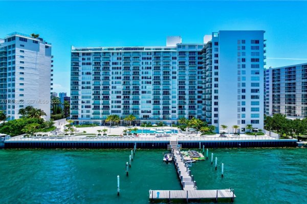 1000 West Ave #1027 Miami Beach, FL 33139