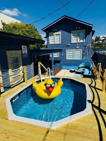 1535 SW 2nd St Miami, FL 33135