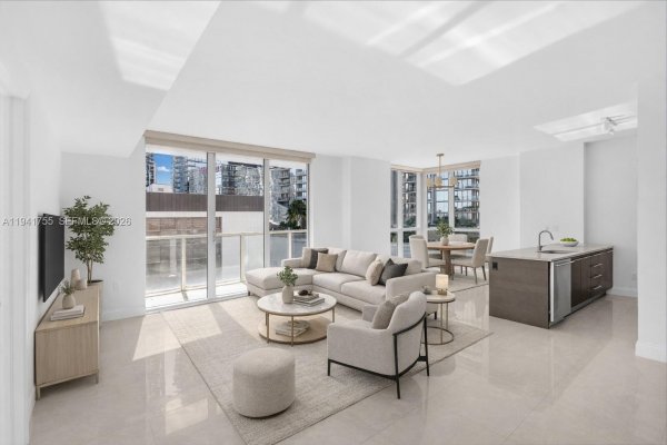 55 SE 6th St #1202 Miami, FL 33131