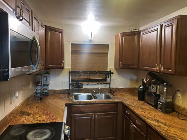 2461 Rodman St Hollywood, FL 33020