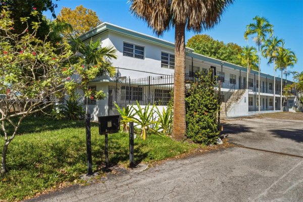 645 NE 77th St #17 Miami, FL 33138