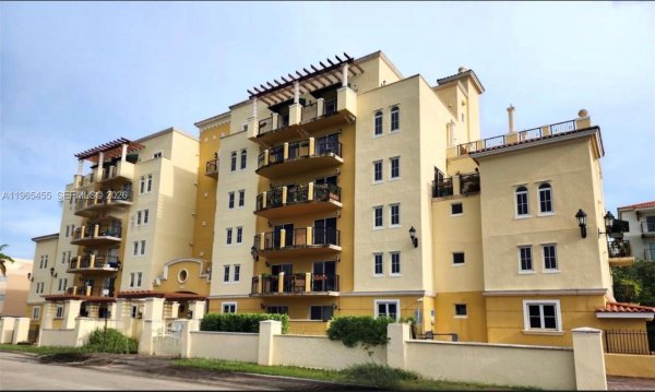 322 Madeira Ave #503 Coral Gables, FL 33134