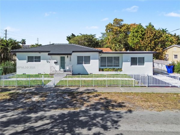 1530 SW 24th Ave Miami, FL 33145