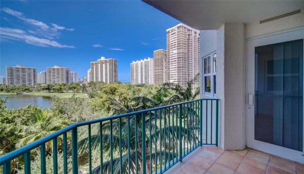 20000 E Country Clb Dr #512 Aventura, FL 33180