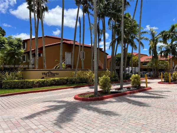15610 SW 80th St #J-105 Miami, FL 33193