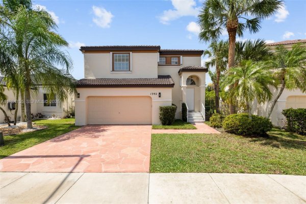 1392 NW 159th Ln Pembroke Pines, FL 33028