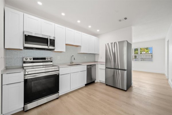 3061 NW 2nd St Fort Lauderdale, FL 33311