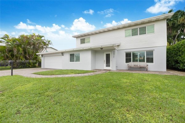 9975 SW 85th St Miami, FL 33173