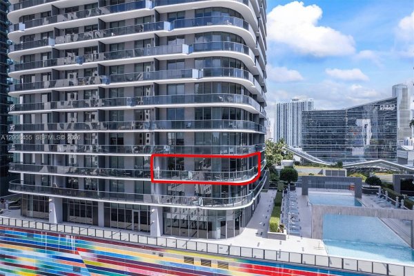 55 SW 9th St #1103 Miami, FL 33130