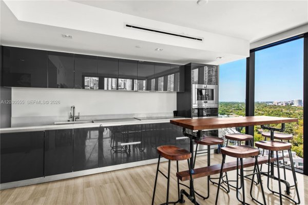 1451 Brickell Ave #1706 Miami, FL 33131