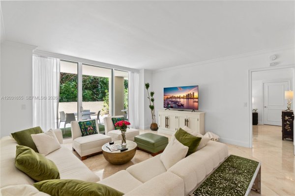 3400 SW 27th Ave #207 Miami, FL 33133