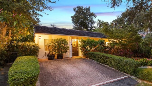 815 Monterey St Coral Gables, FL 33134