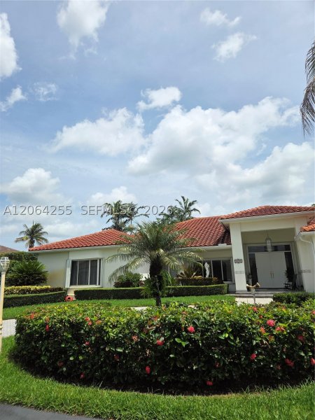 8235 SW 85th Ter Miami, FL 33143
