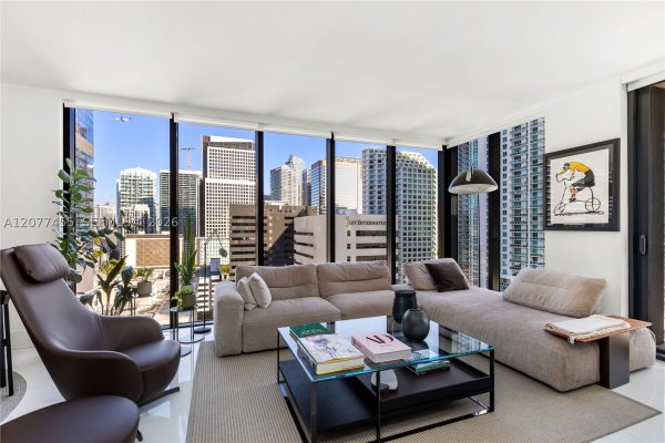1010 Brickell Ave #1701 Miami, FL 33131