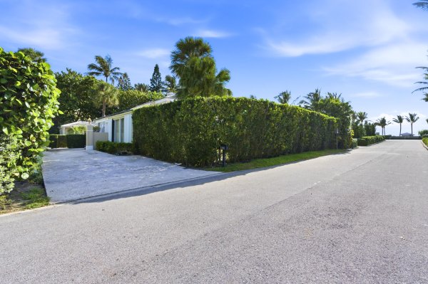 109 Via Vizcaya Palm Beach, FL 33480