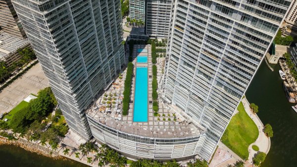 465 Brickell #5102 Miami, FL 33131