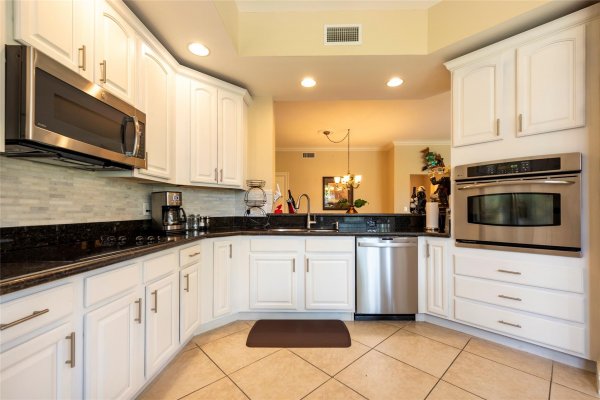 16135 Emerald Estates Dr #272 Weston, FL 33331