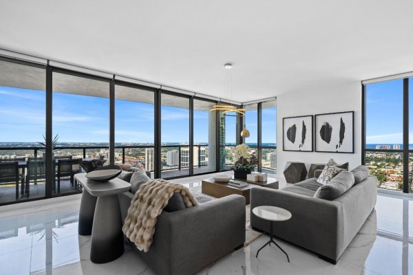 100 E Las Olas #4001 Fort Lauderdale, FL 33301