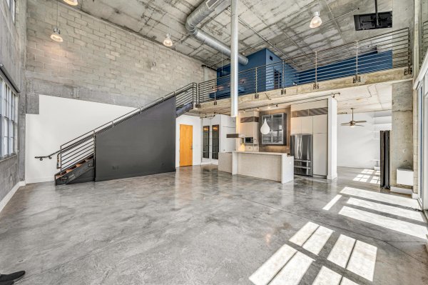 445 N Andrews #403 Fort Lauderdale, FL 33301