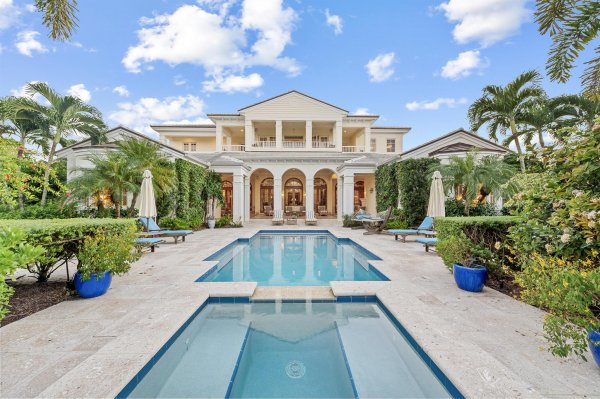 6968 SE Harbor Cir Stuart, FL 34996