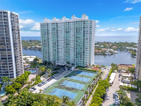 20201 E Country Clb Dr #2808-2809 Aventura, FL 33180 20201 E Country Clb Dr #2808-2809 Aventura, FL 33180