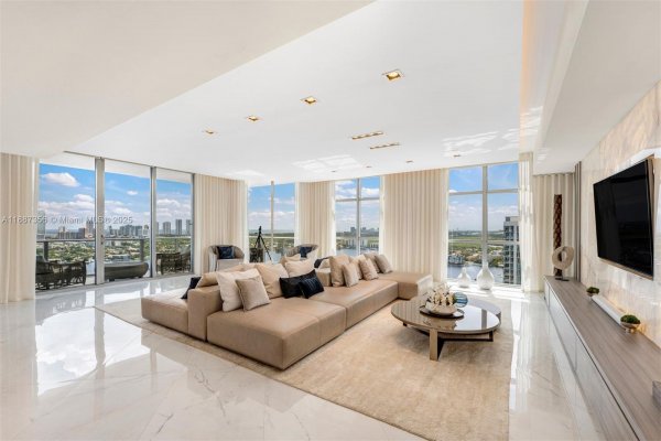 17301 Biscayne Blvd #PH-7 North Miami Beach, FL 33160