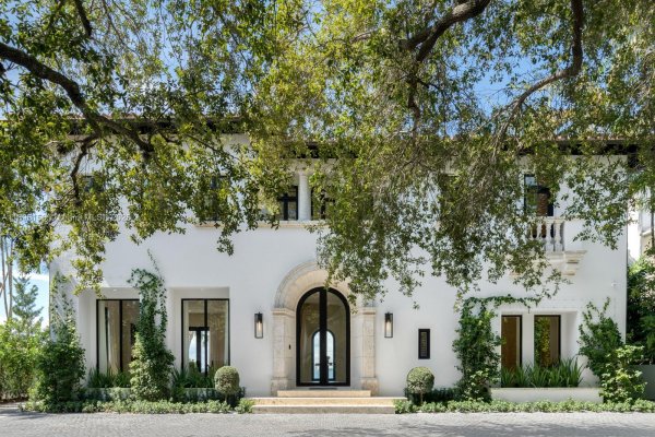 5300 N Bay Rd Miami Beach, FL 33140