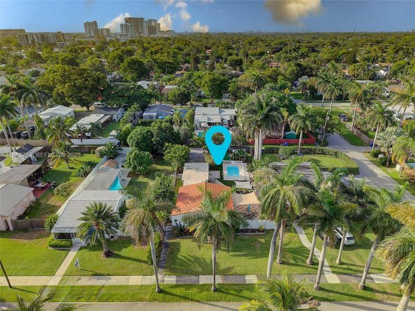 1611 Mayo St Hollywood, FL 33020