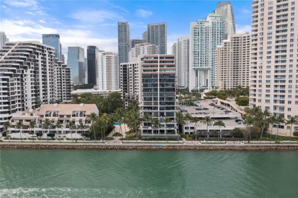 540 Brickell Key Dr #1406 Miami, FL 33131