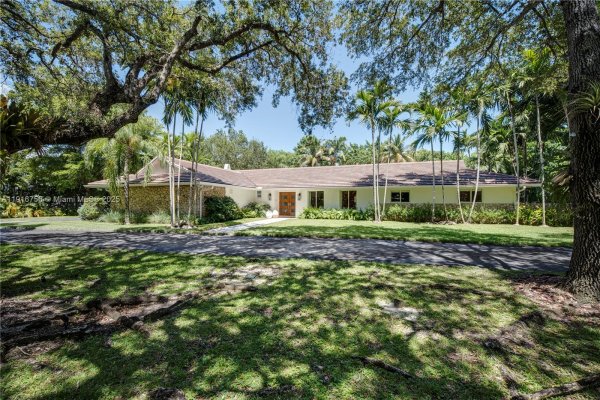 11905 SW 67th Ave Pinecrest, FL 33156