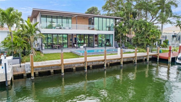 1537 SE 13th St Fort Lauderdale, FL 33316