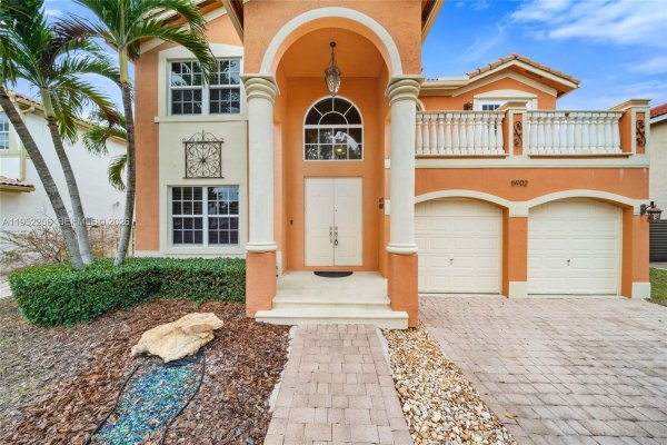 5902 SW 166th Ct Miami, FL 33193