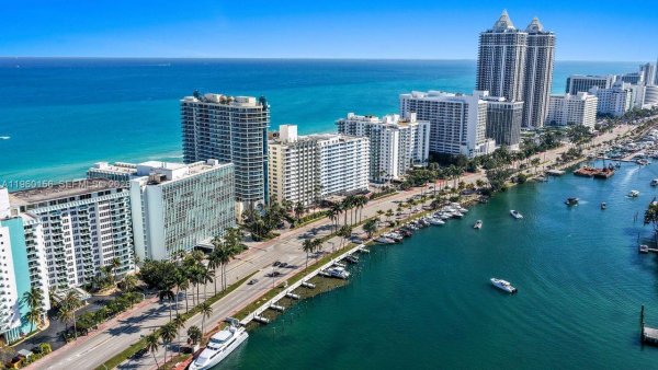 5005 Collins Ave #504 Miami Beach, FL 33140