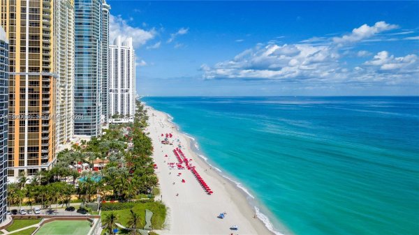 17550 Collins Ave #505 Sunny Isles Beach, FL 33160