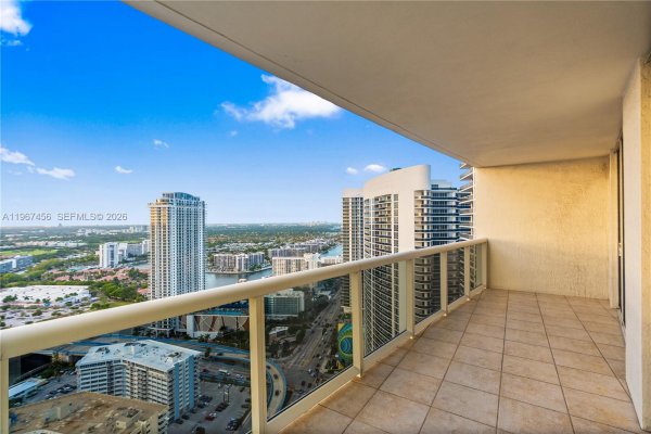 1850 S Ocean Dr #4109 Hallandale Beach, FL 33009