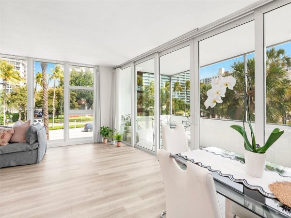 10210 Collins Ave #202 Bal Harbour, FL 33154