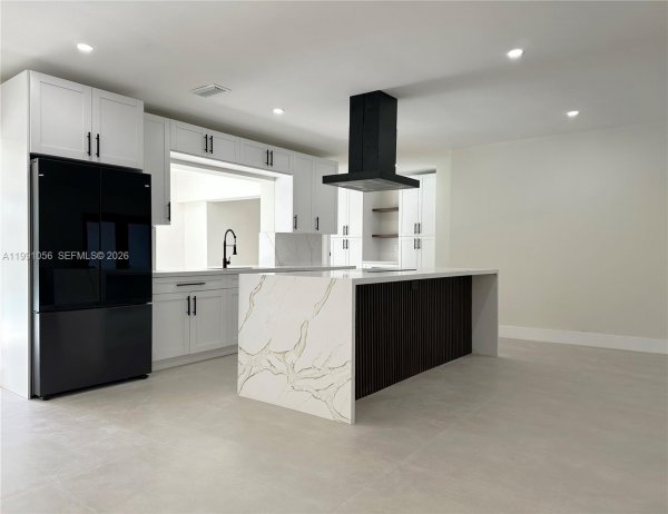 1240 S Cypress Rd Pompano Beach, FL 33060