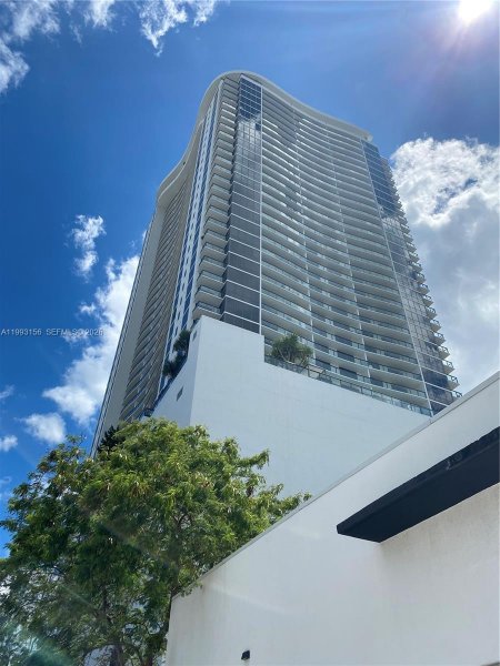 1600 NE 1st Ave #1711 Miami, FL 33132