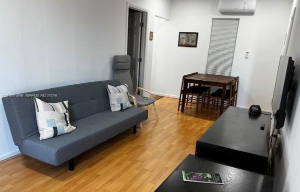 2160 SW 17th St #2160 Miami, FL 33145