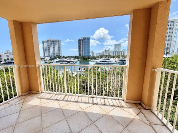 19877 E Country Clb Dr #3408 Aventura, FL 33180